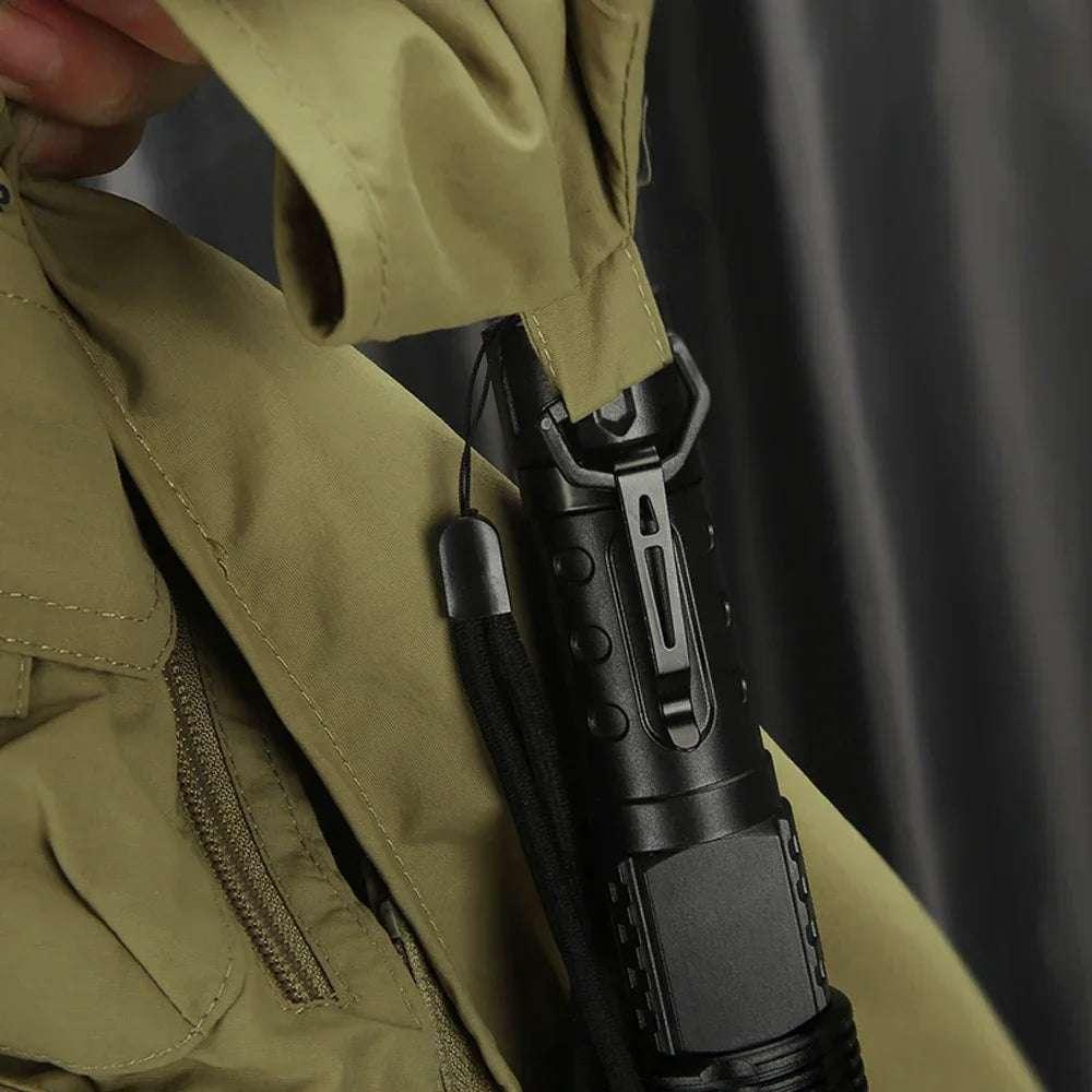 Lanterna Portátil de Alta Potência - Essential