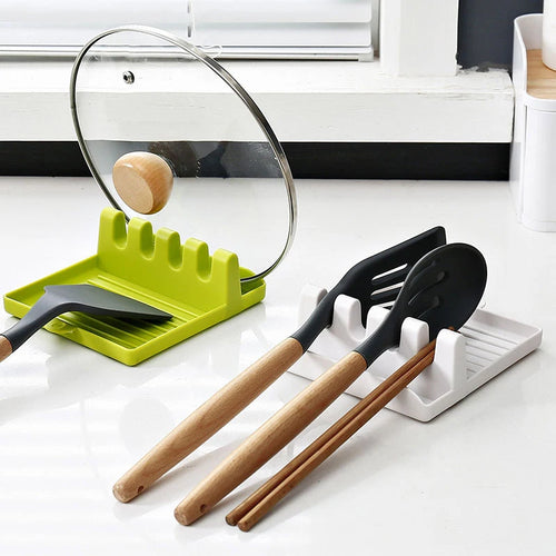 CleanCook™ – A holder that keeps your countertop clean while you cook