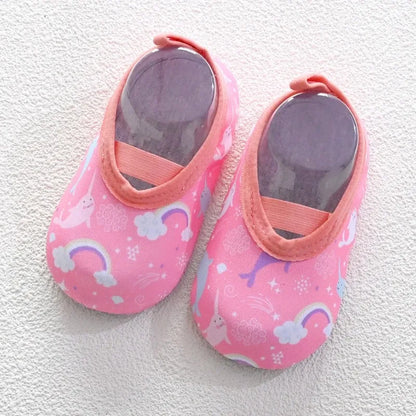AquaPaws™ – Lightweight shoes that protect and give freedom to play in the water.