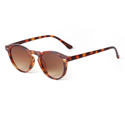 RetroShade™ – Vintage sunglasses that elevate your style with attitude