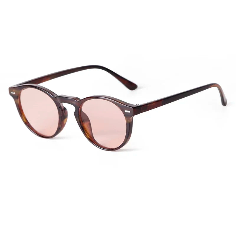 RetroShade™ – Vintage sunglasses that elevate your style with attitude