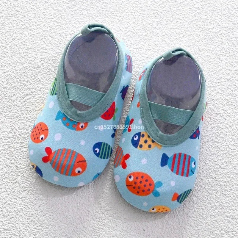 AquaPaws™ – Lightweight shoes that protect and give freedom to play in the water.