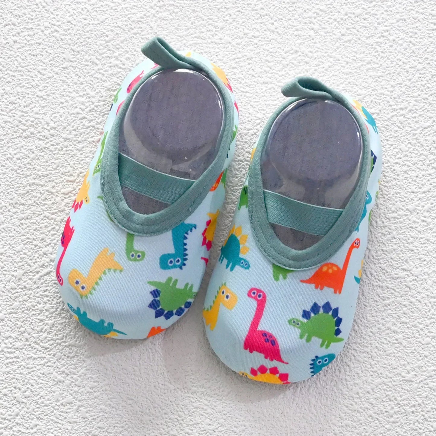 AquaPaws™ – Lightweight shoes that protect and give freedom to play in the water.