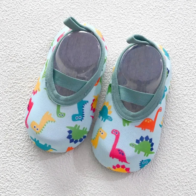 AquaPaws™ – Lightweight shoes that protect and give freedom to play in the water.
