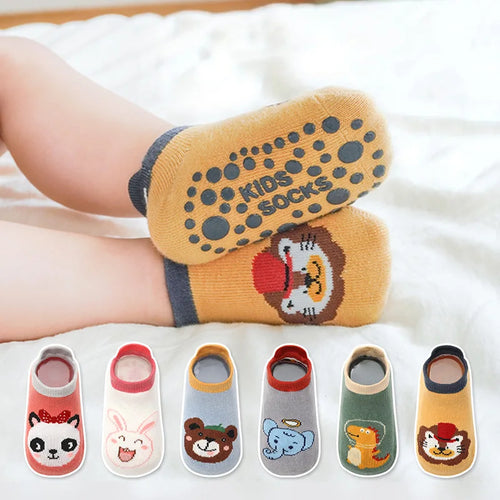 TinyPaws™ – Non-slip socks that keep little feet safe and comfortable